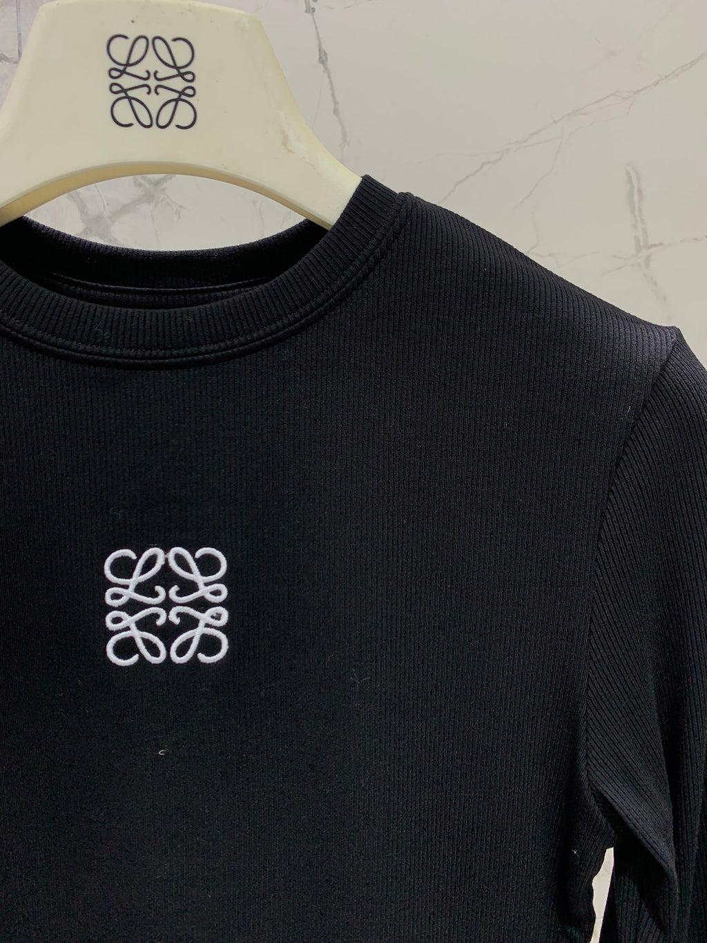 BEYAZ UZUN KOLLU TSHİRT