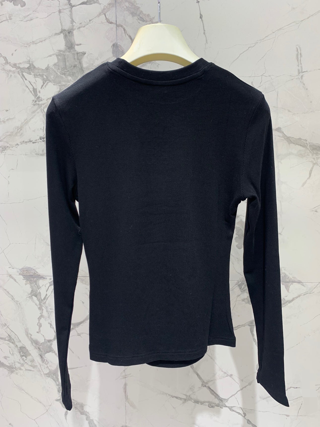 BEYAZ UZUN KOLLU TSHİRT