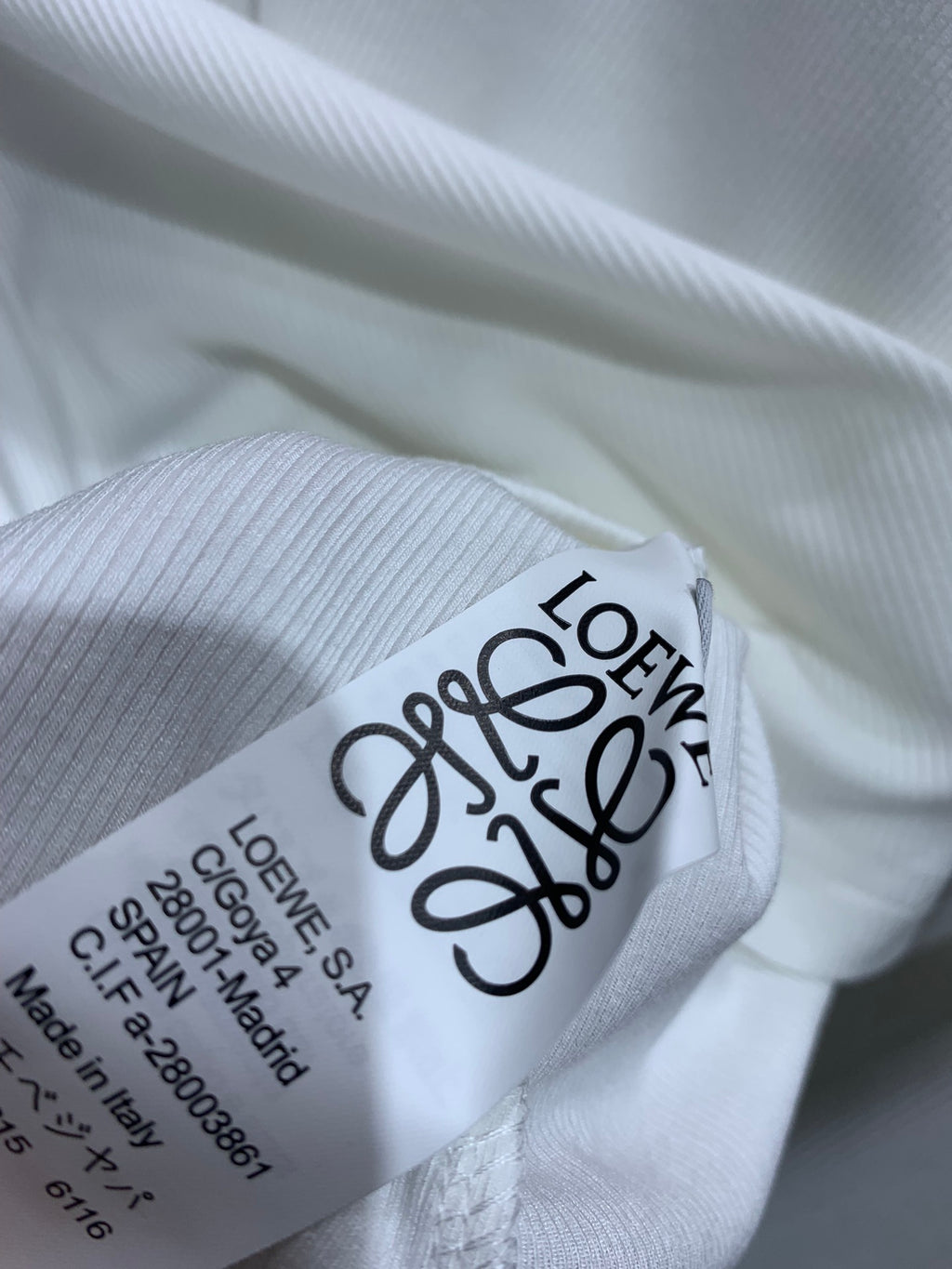 BEYAZ UZUN KOLLU TSHİRT