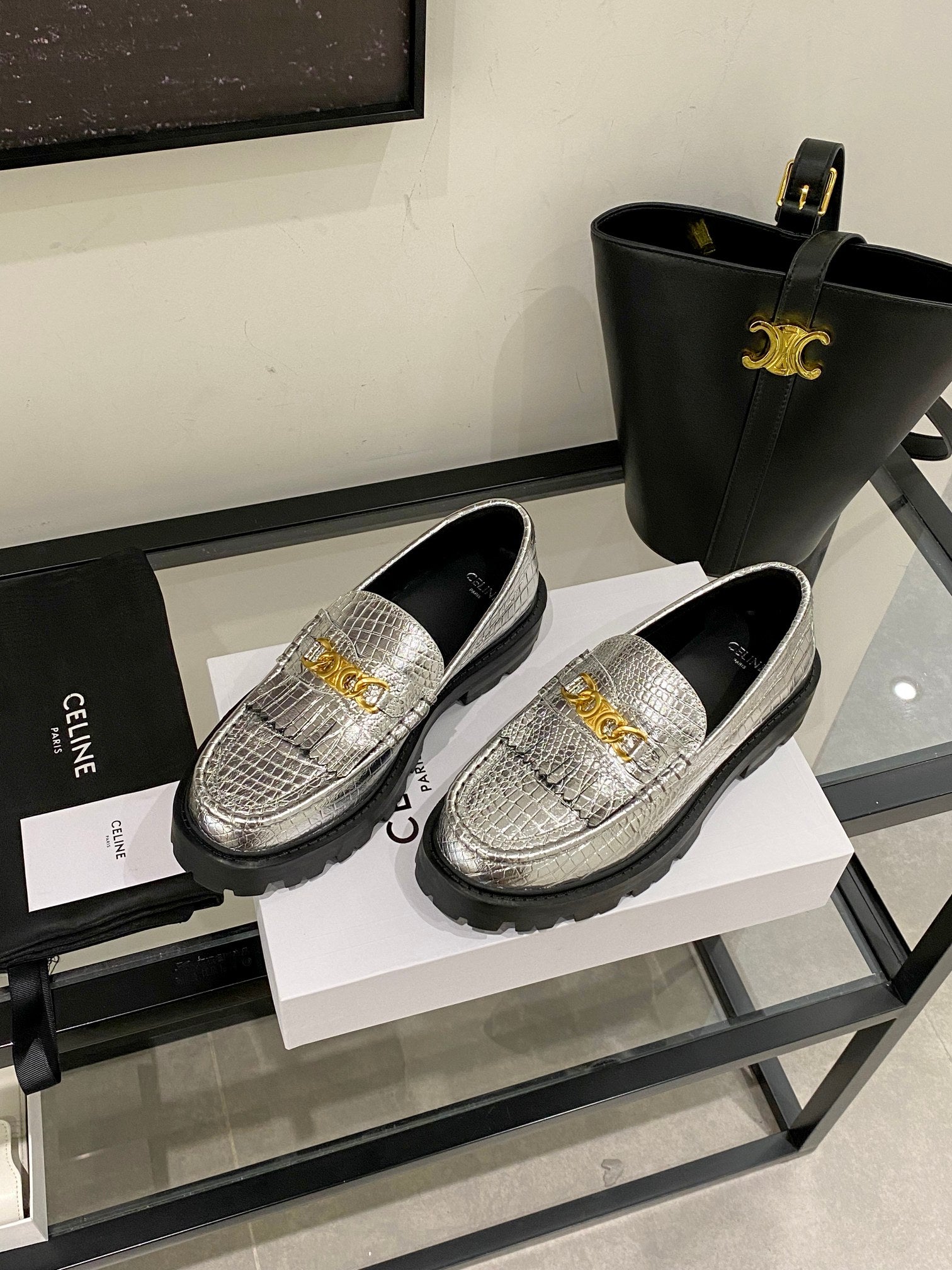 Elegant Thick-Soled Tassel Loafers