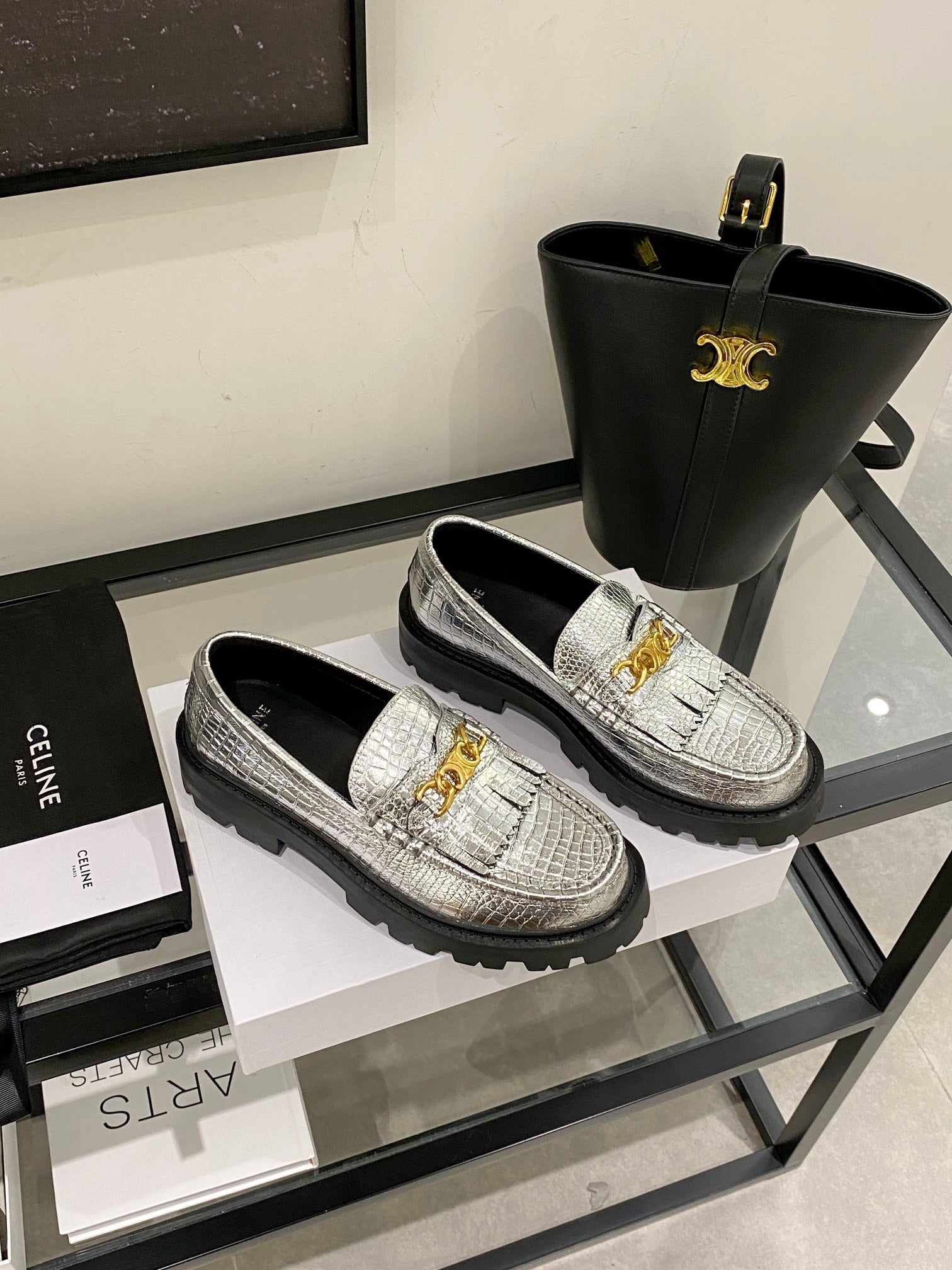 Elegant Thick-Soled Tassel Loafers