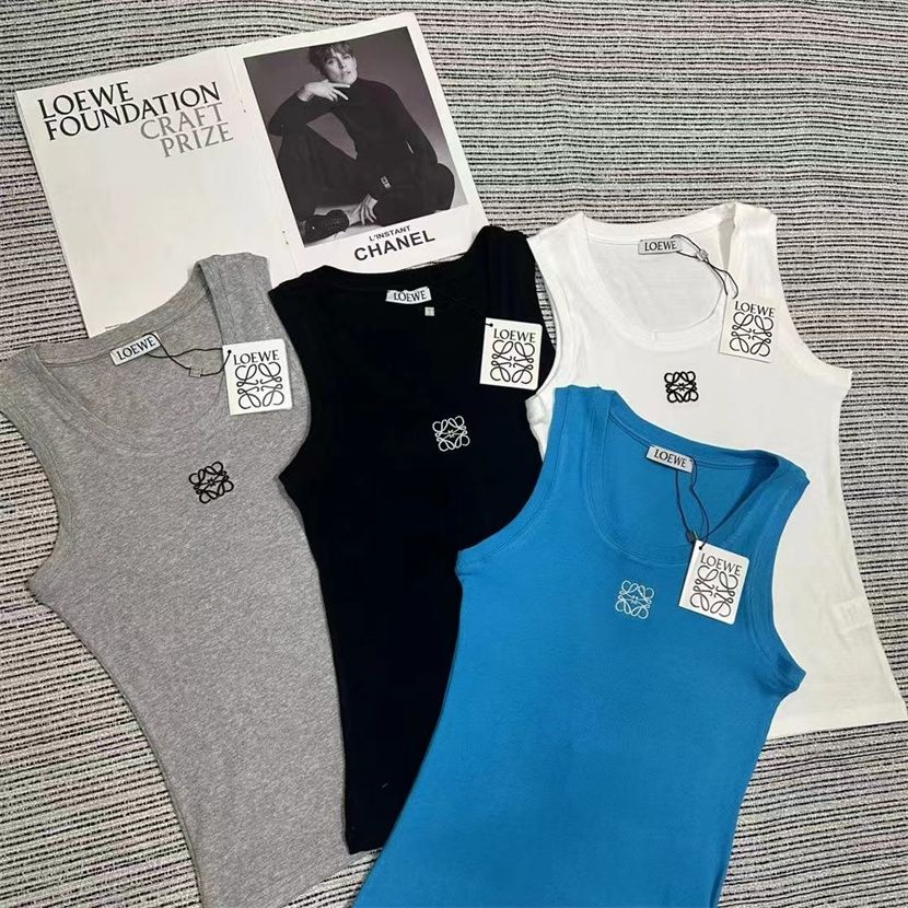 Slim Fit Ribbed Knit Tank Top – Summer 2025 Collection