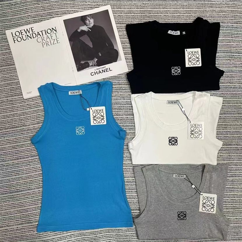 Slim Fit Ribbed Knit Tank Top – Summer 2025 Collection