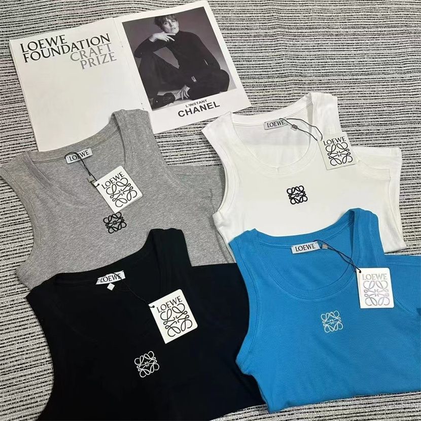 Slim Fit Ribbed Knit Tank Top – Summer 2025 Collection