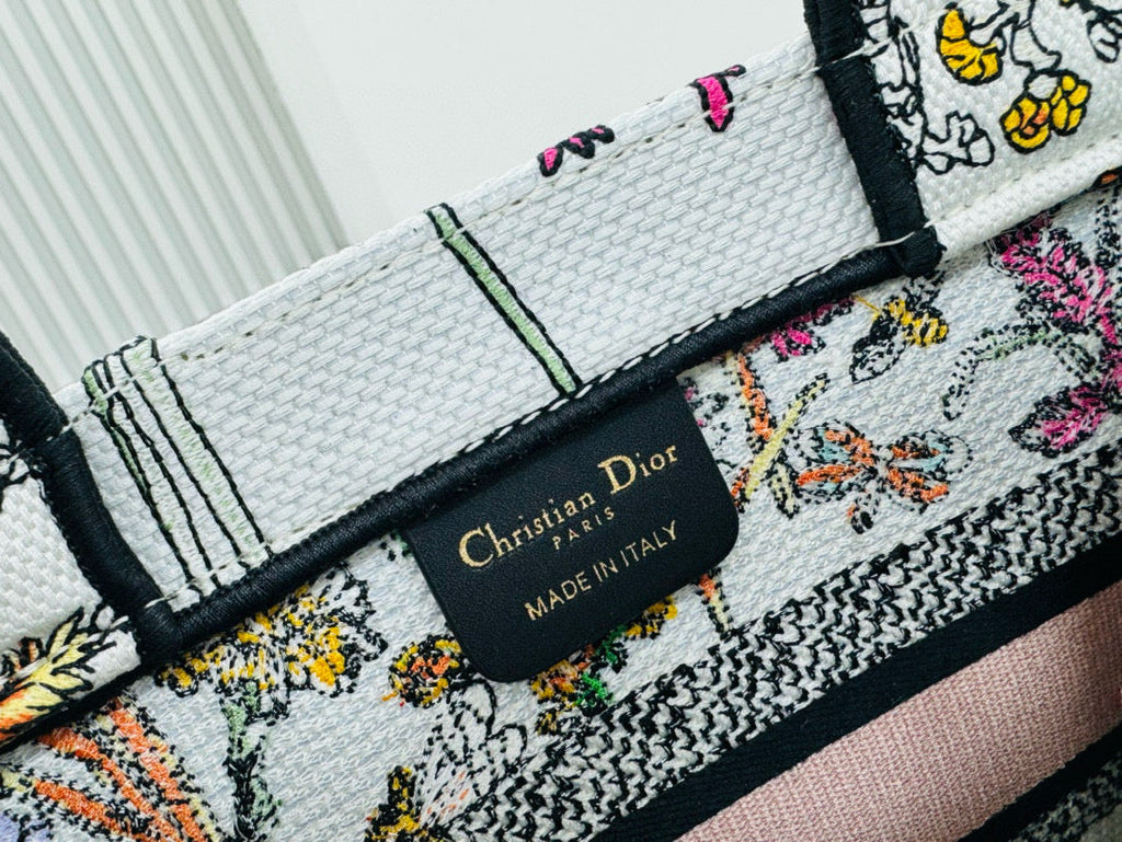 D Book Tote ( WHITE FLORAL)