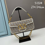 💗 V Signature Locò Calfskin Bag — Large