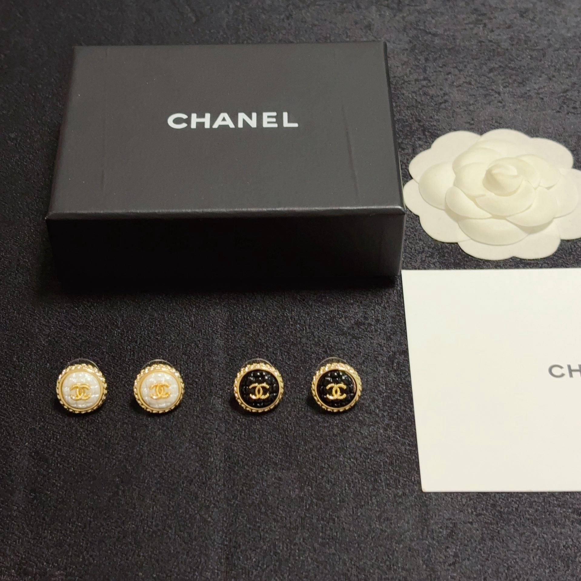 Diamond-Quilted Stud Earrings
