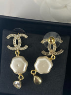 Diamond & Pearl Shell Drop Earrings | 25A | Light Gold