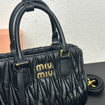 Mi*u*M*iu : Arcadie matelassé nappa leather bag