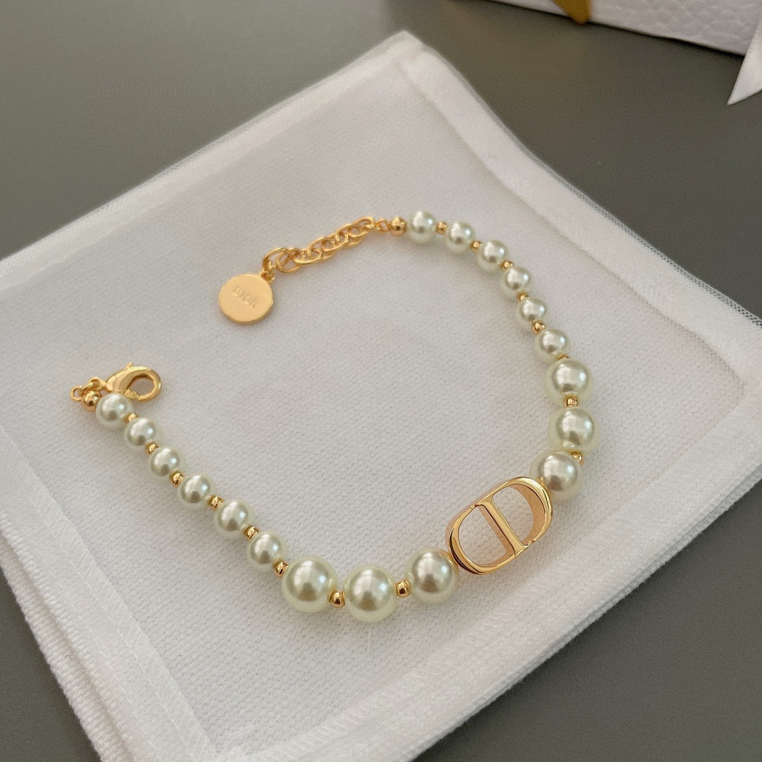 D*i*o*r Pearl Choker and Bracelet Set