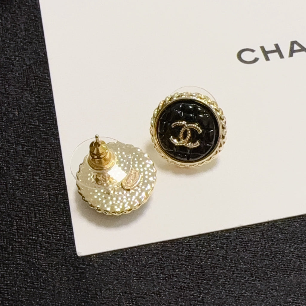 Diamond-Quilted Stud Earrings