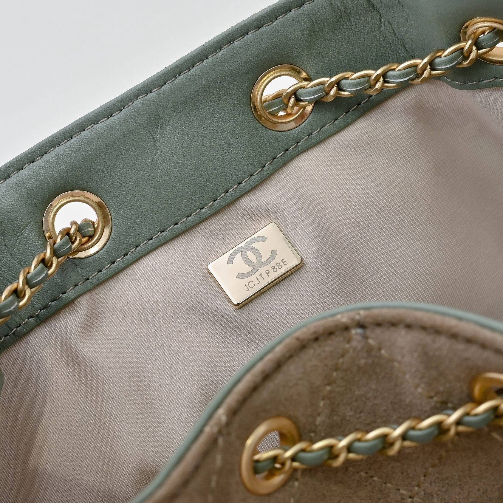 Quilted Hobo Bucket Bag — Vintage Black &amp; Gold