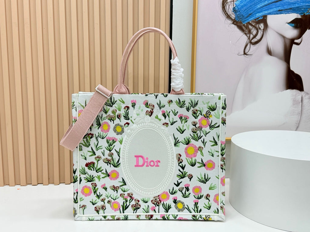 D Modern Heritage Tote Bag —Book Tote Bag