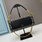 💗 V Signature Locò Calfskin Bag — Large