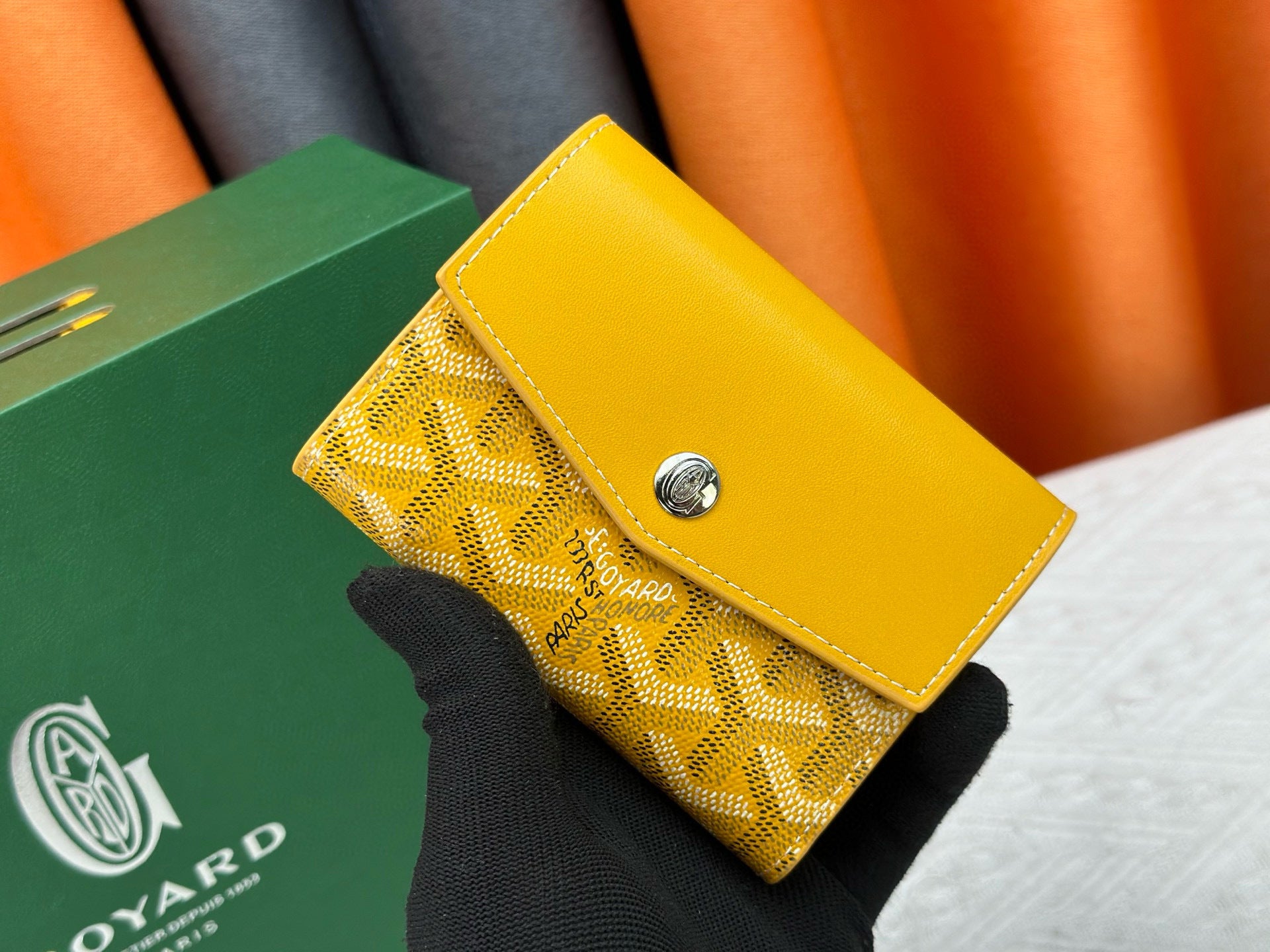 Classic Tri-Fold Wallet & Card Holder