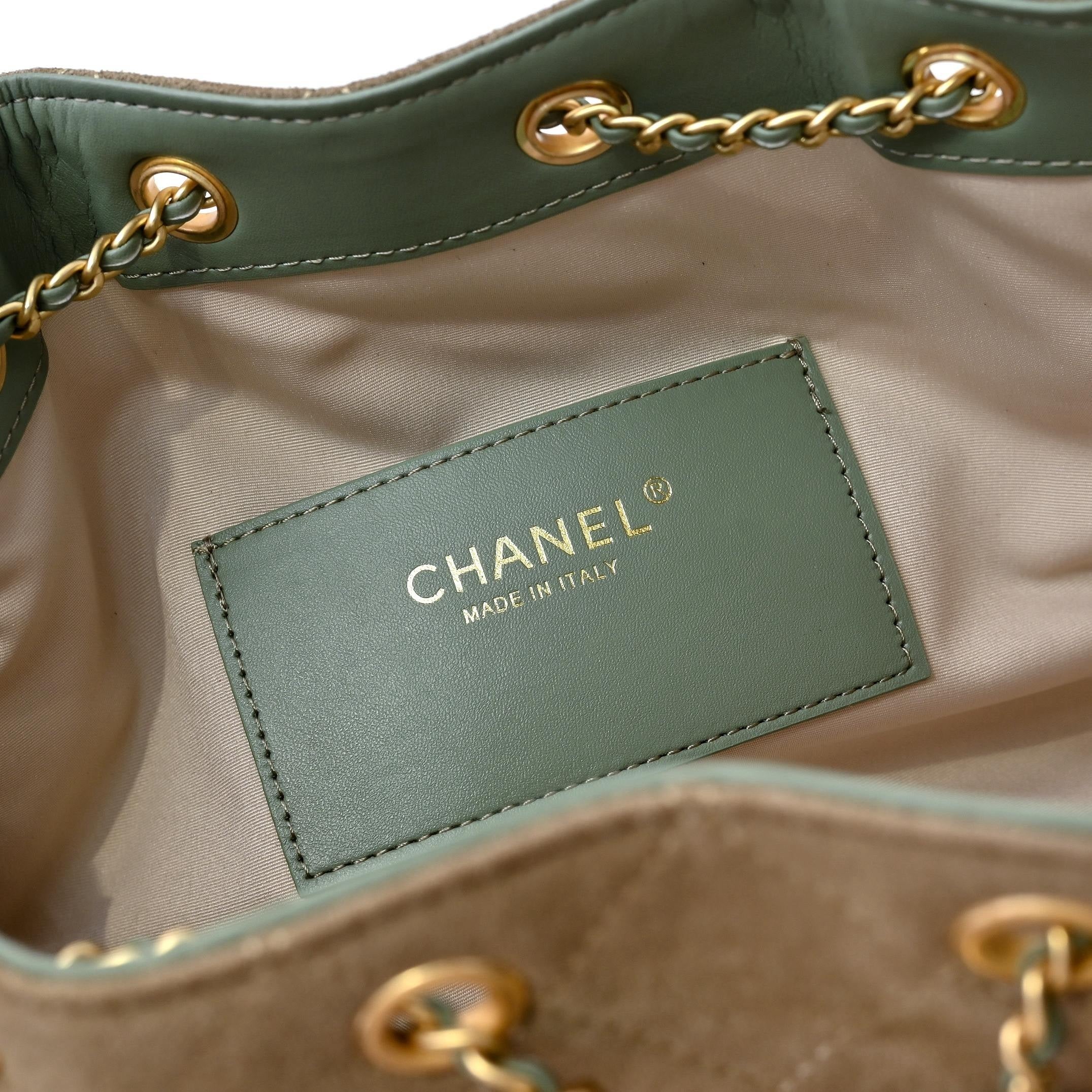 Quilted Hobo Bucket Bag — Vintage Black &amp; Gold