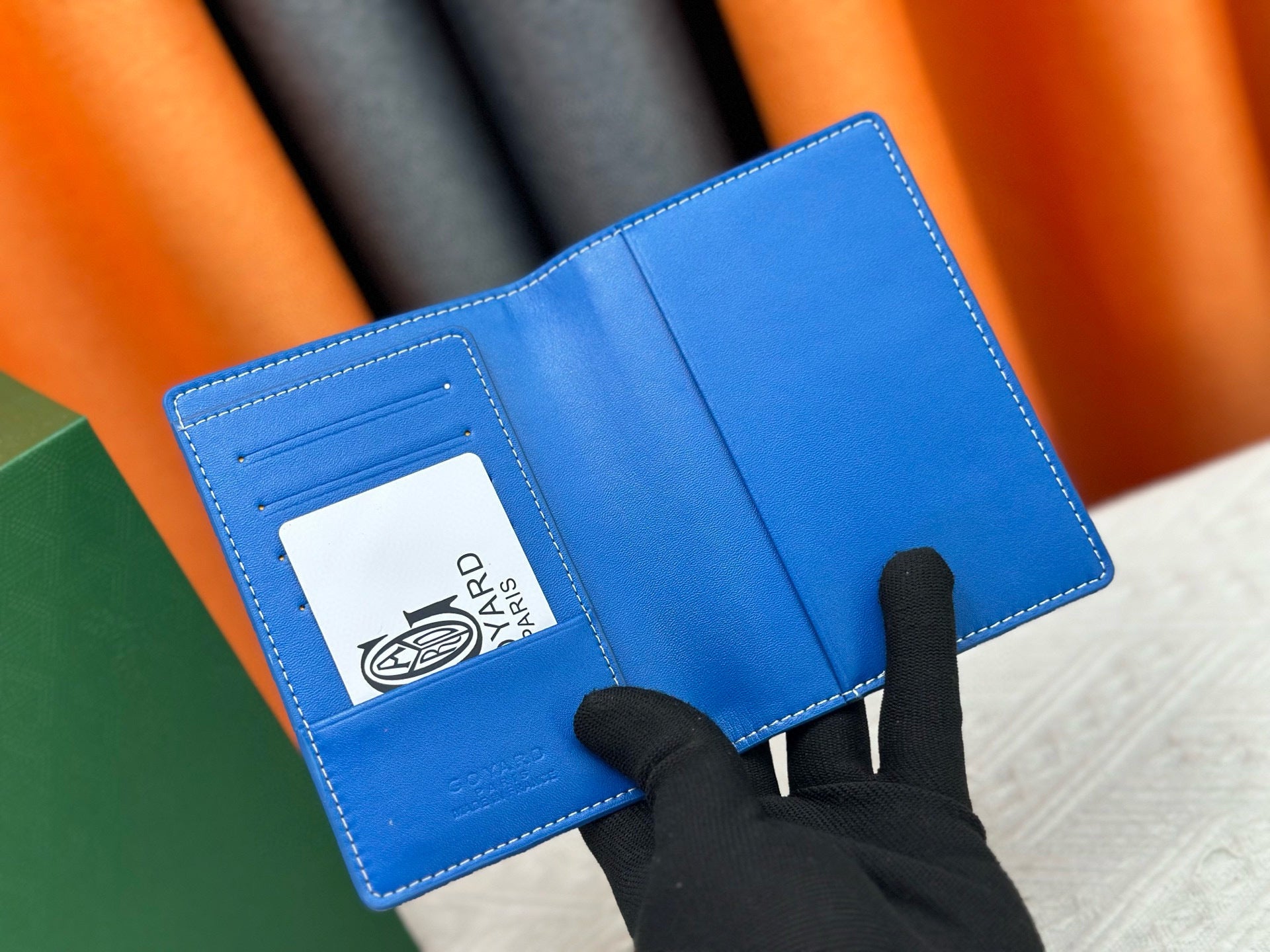 Premium Passport Holder – Timeless Travel Companion