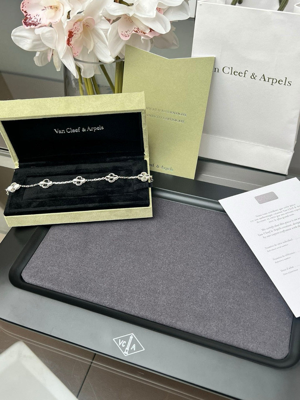 Laser-Engraved Five-Flower Bracelet (Premium quality)