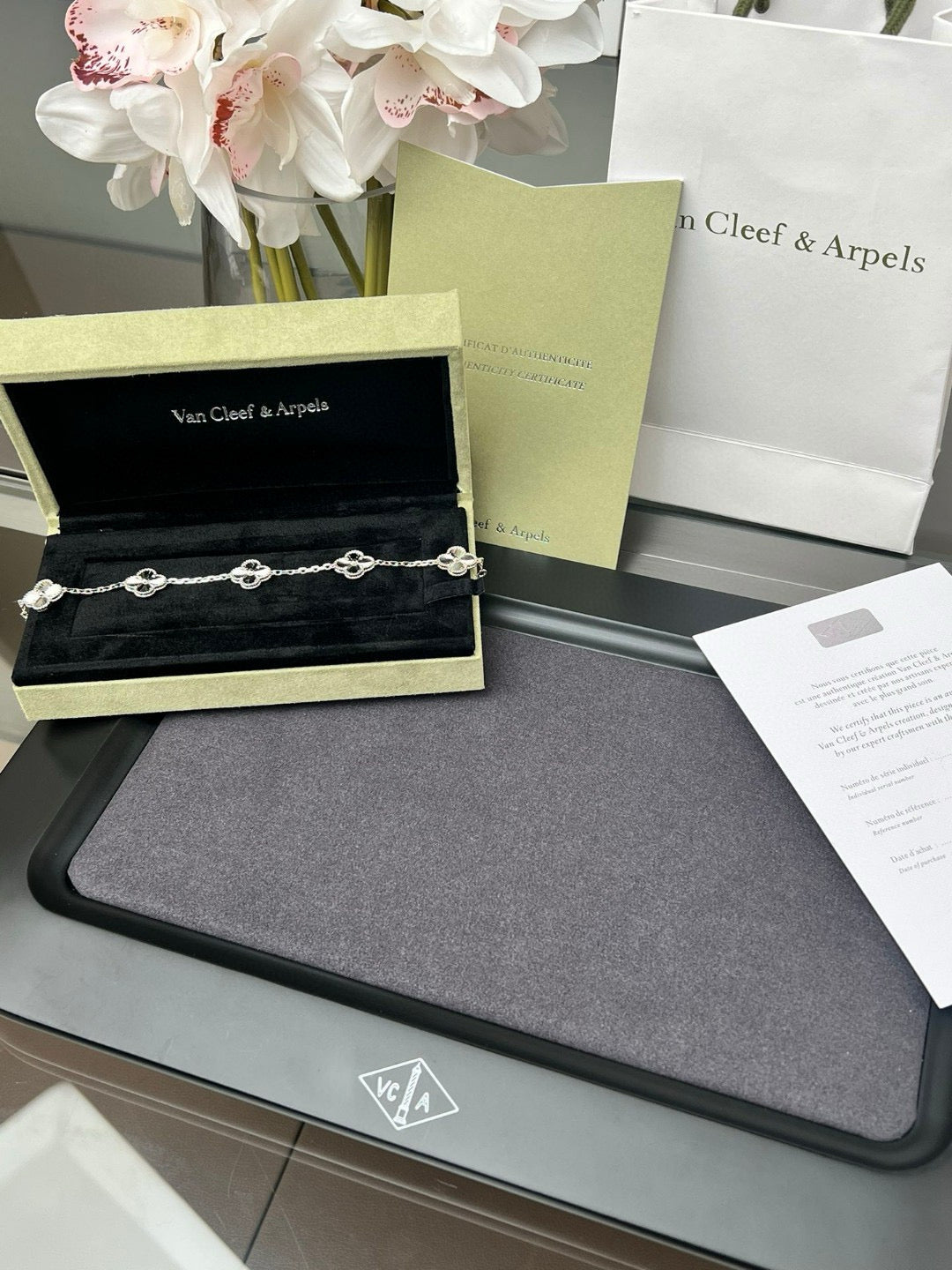 Laser-Engraved Five-Flower Bracelet (Premium quality)