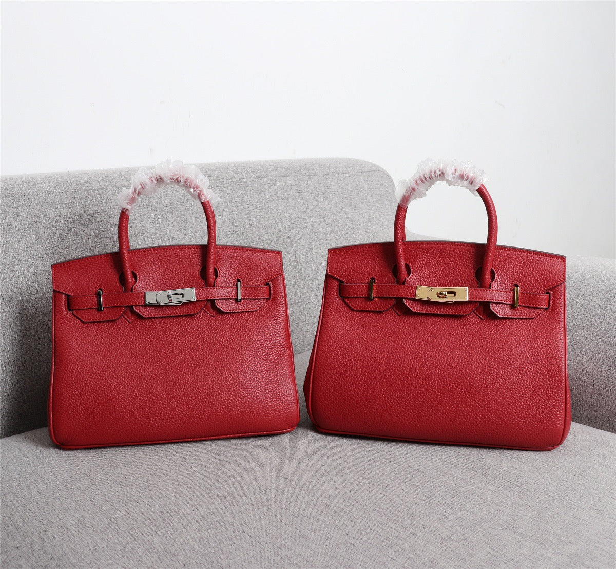 Elegant Togo-Textured Leather Handbag – Premium Craftsmanship