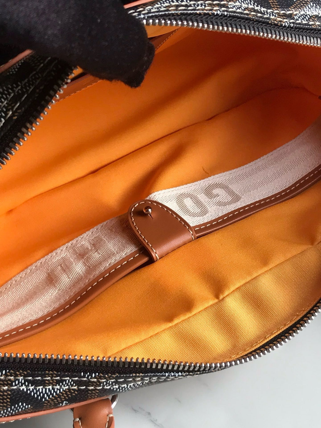 The Vintage Baguette Shoulder Bag (Premium Quality )