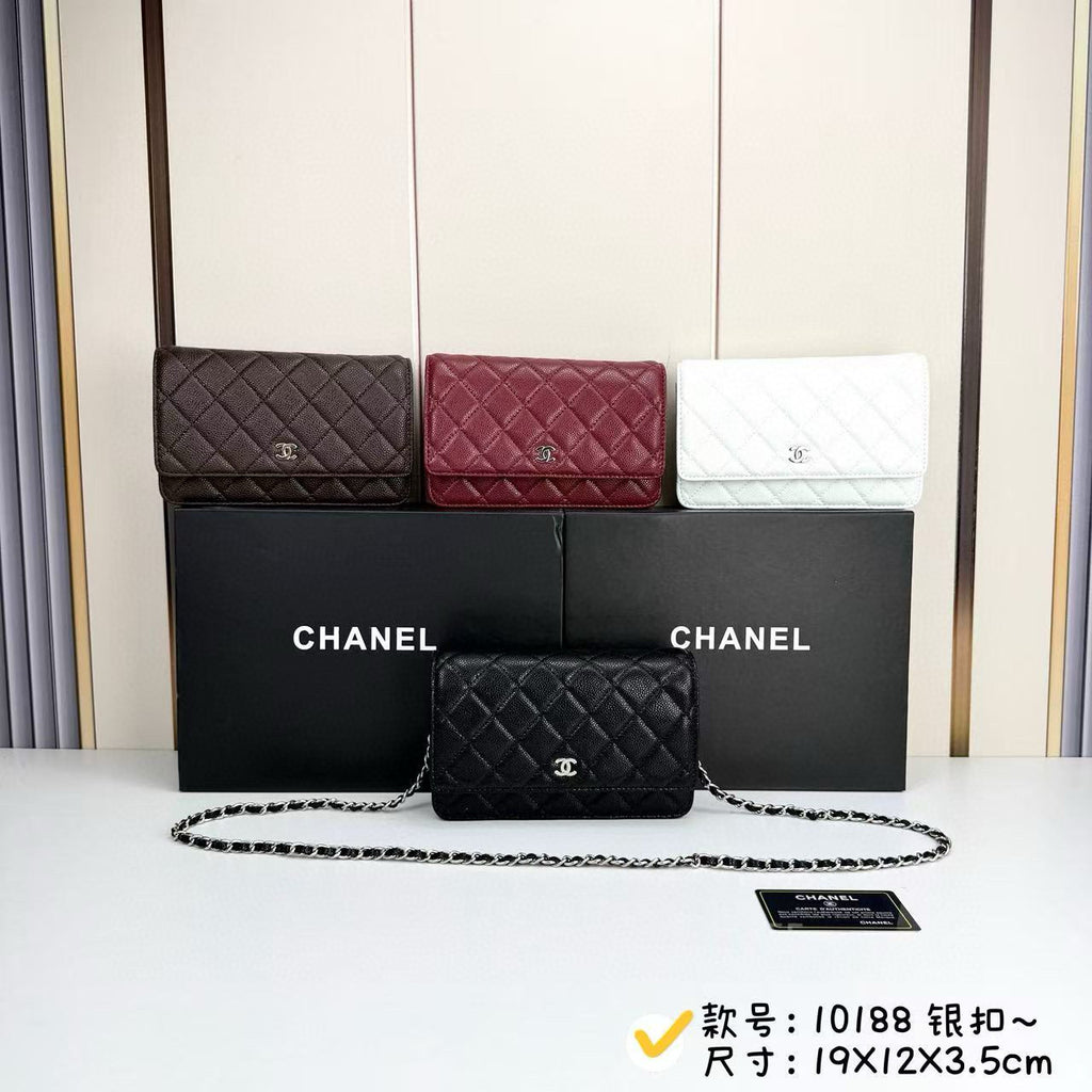 C woc Chain Wallet Bag