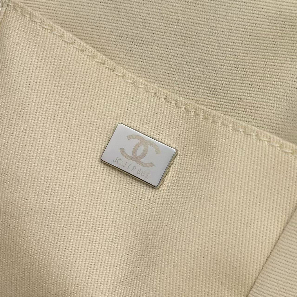 Luxury Canvas Tote (AS3257) – Limited Edition