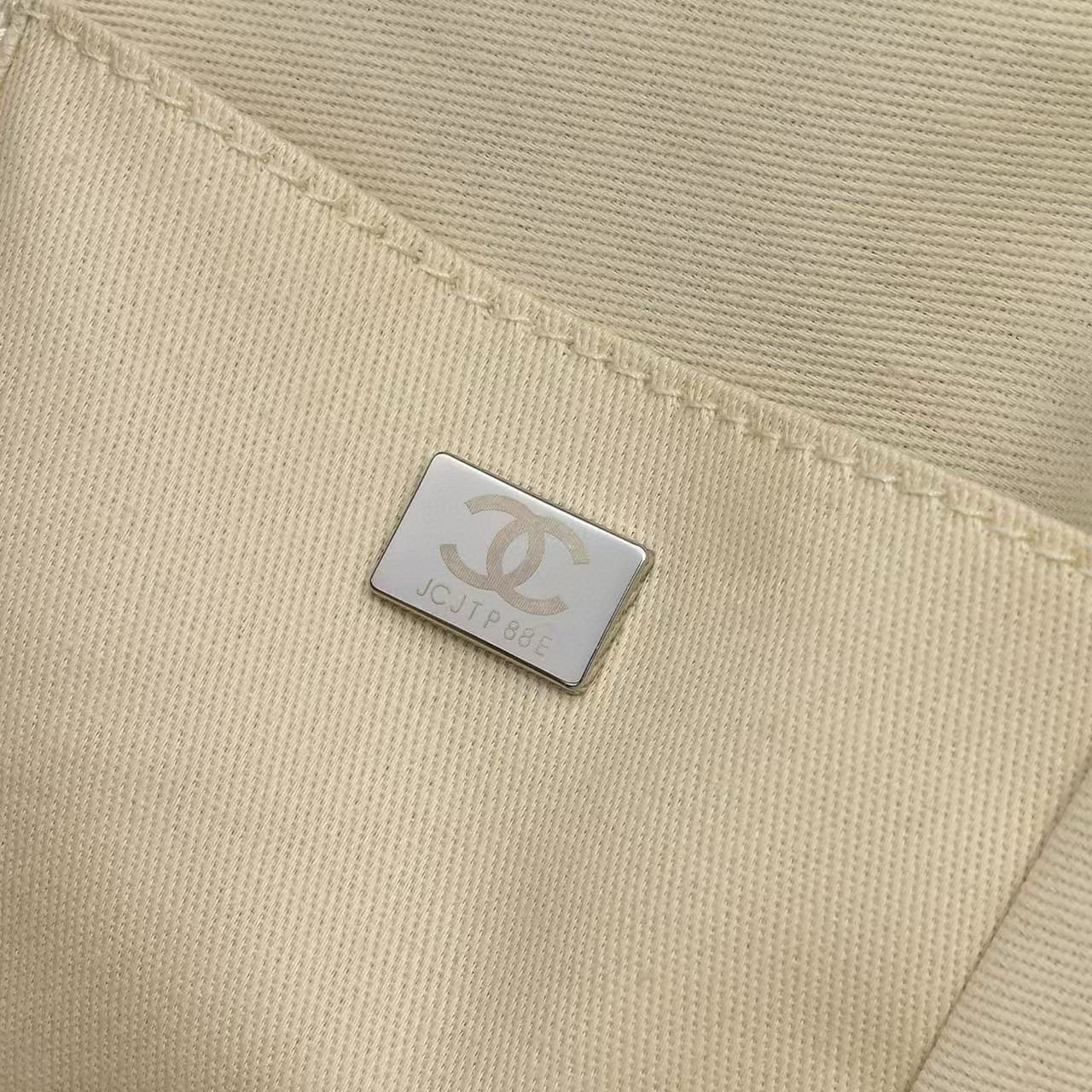 Luxury Canvas Tote (AS3257) – Limited Edition