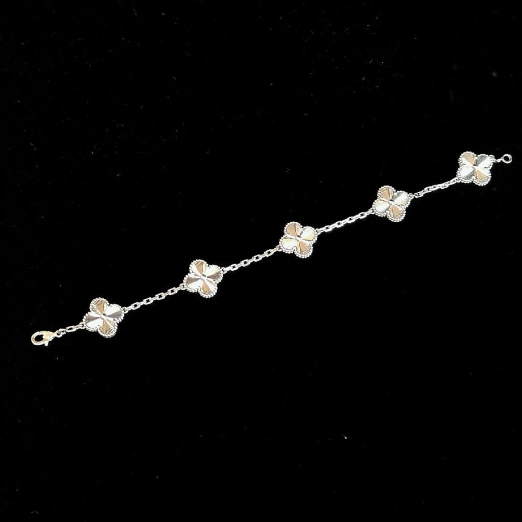 VC-Shaped Carnelian Five-Petal Bracelet