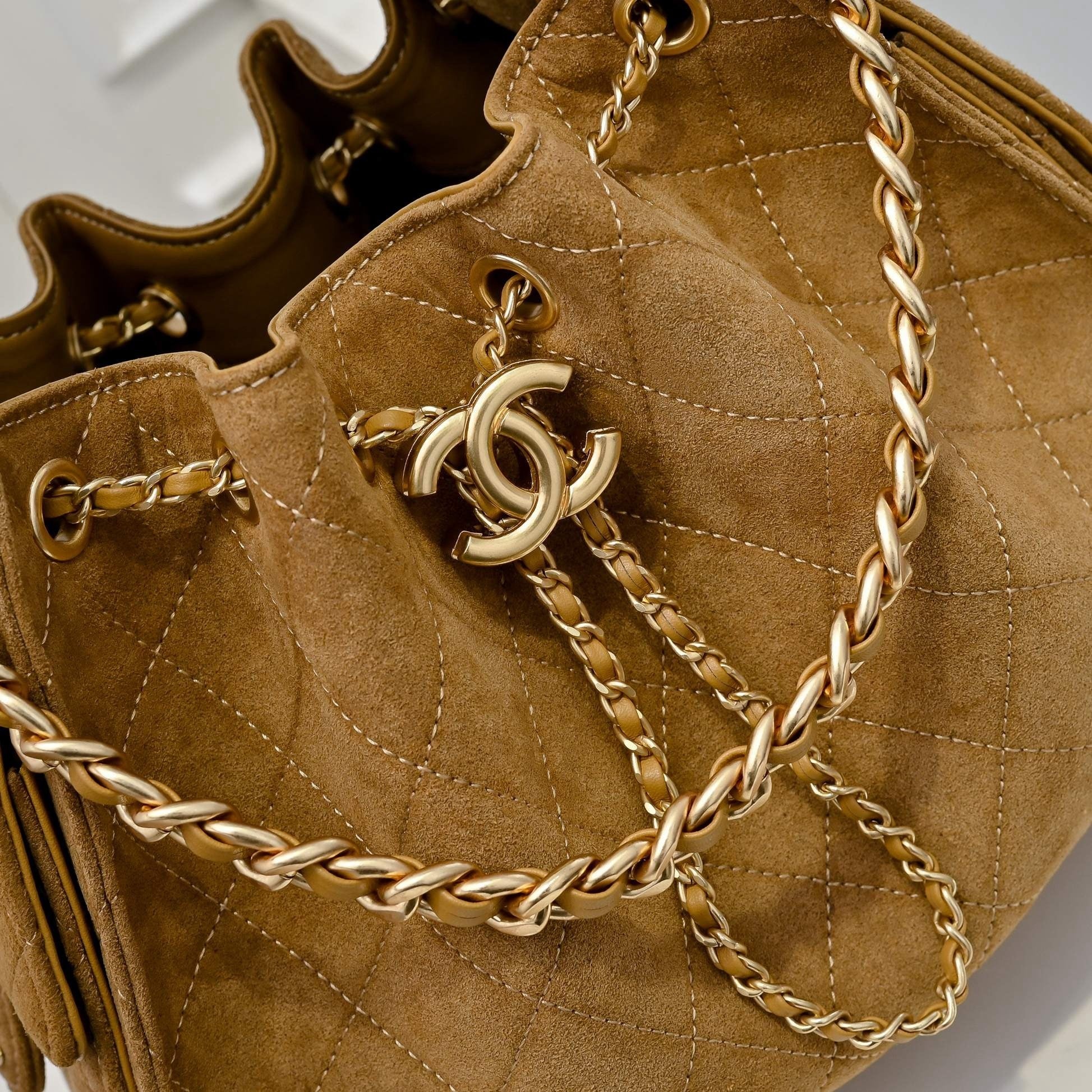 Quilted Hobo Bucket Bag — Vintage Black &amp; Gold