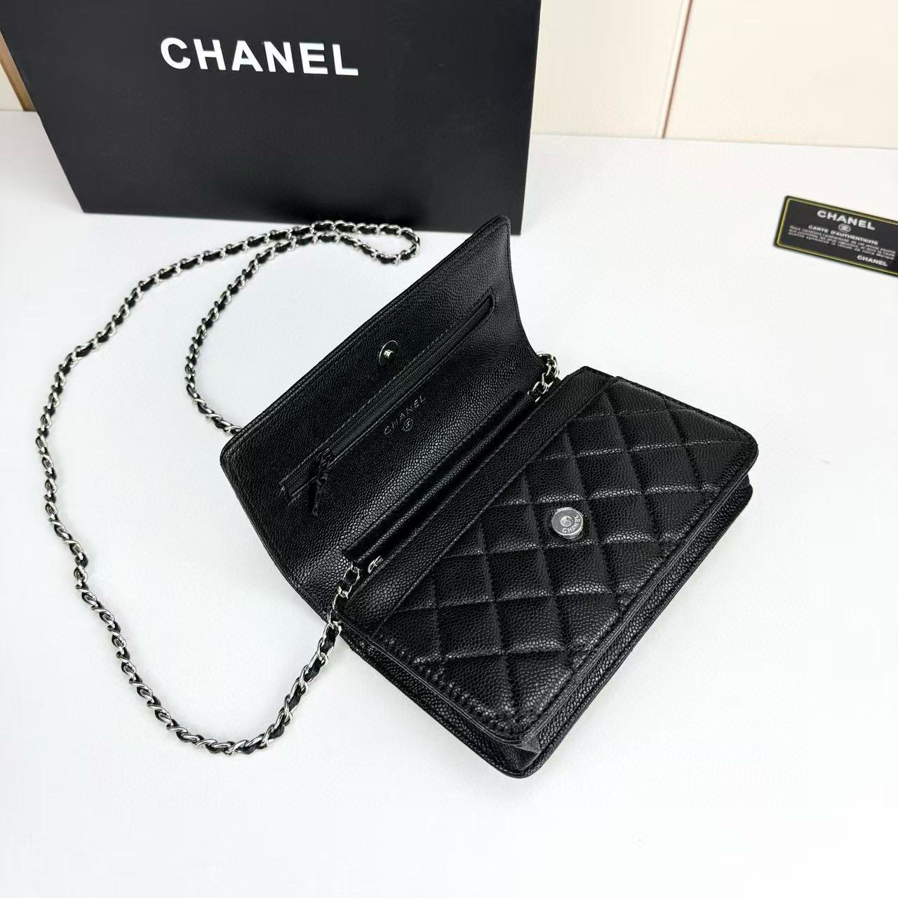 C woc Chain Wallet Bag