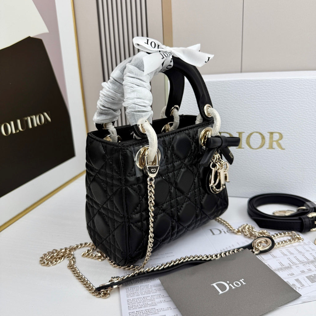 Classic Lady Bow Top-Handle Bag 26ss
