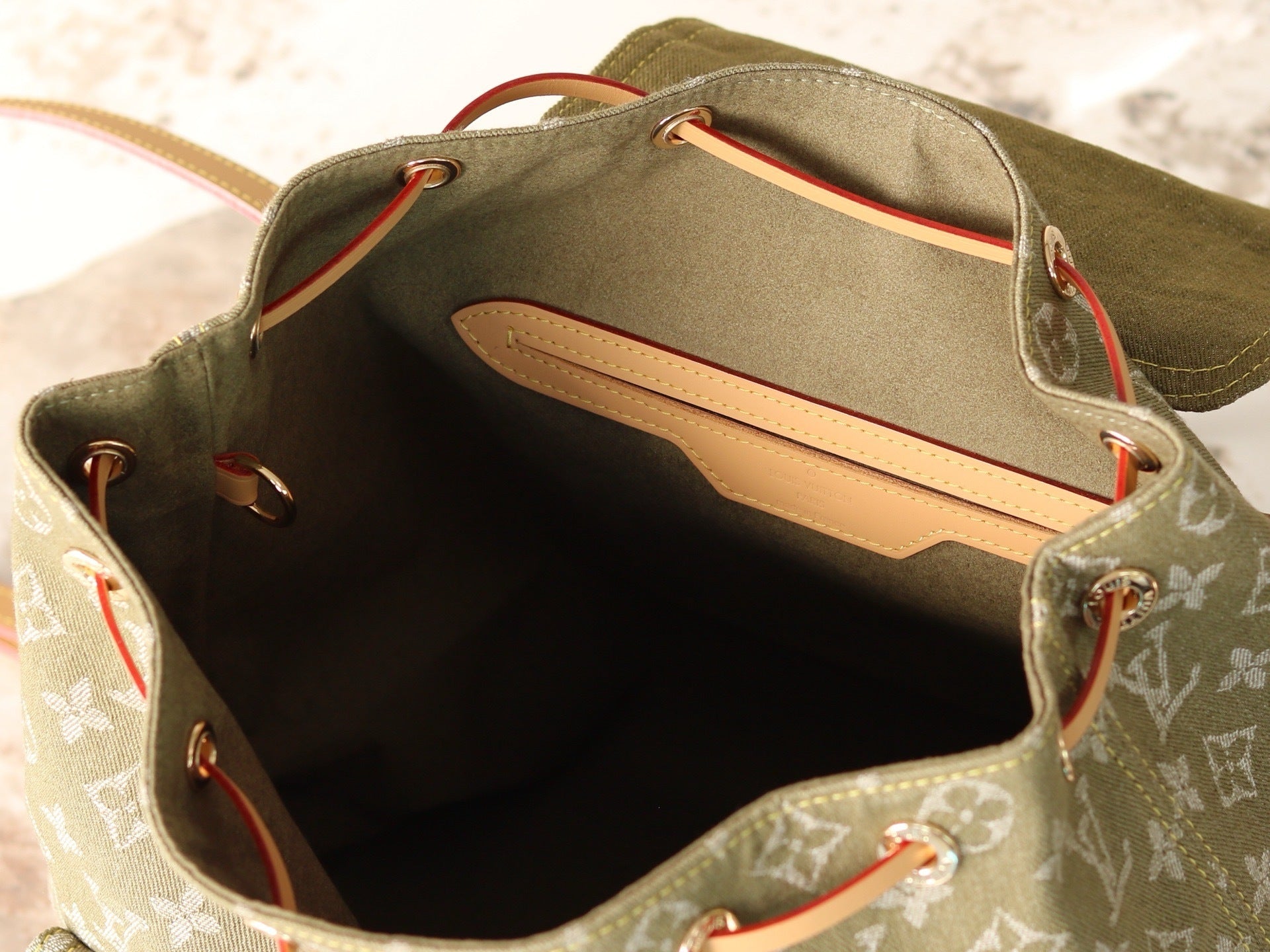 Premium Edition – Denim Canvas Backpack (Limited Vintage Style)