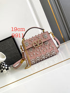 V-SLING Handcrafted Pompom Bag | 9911 MTX