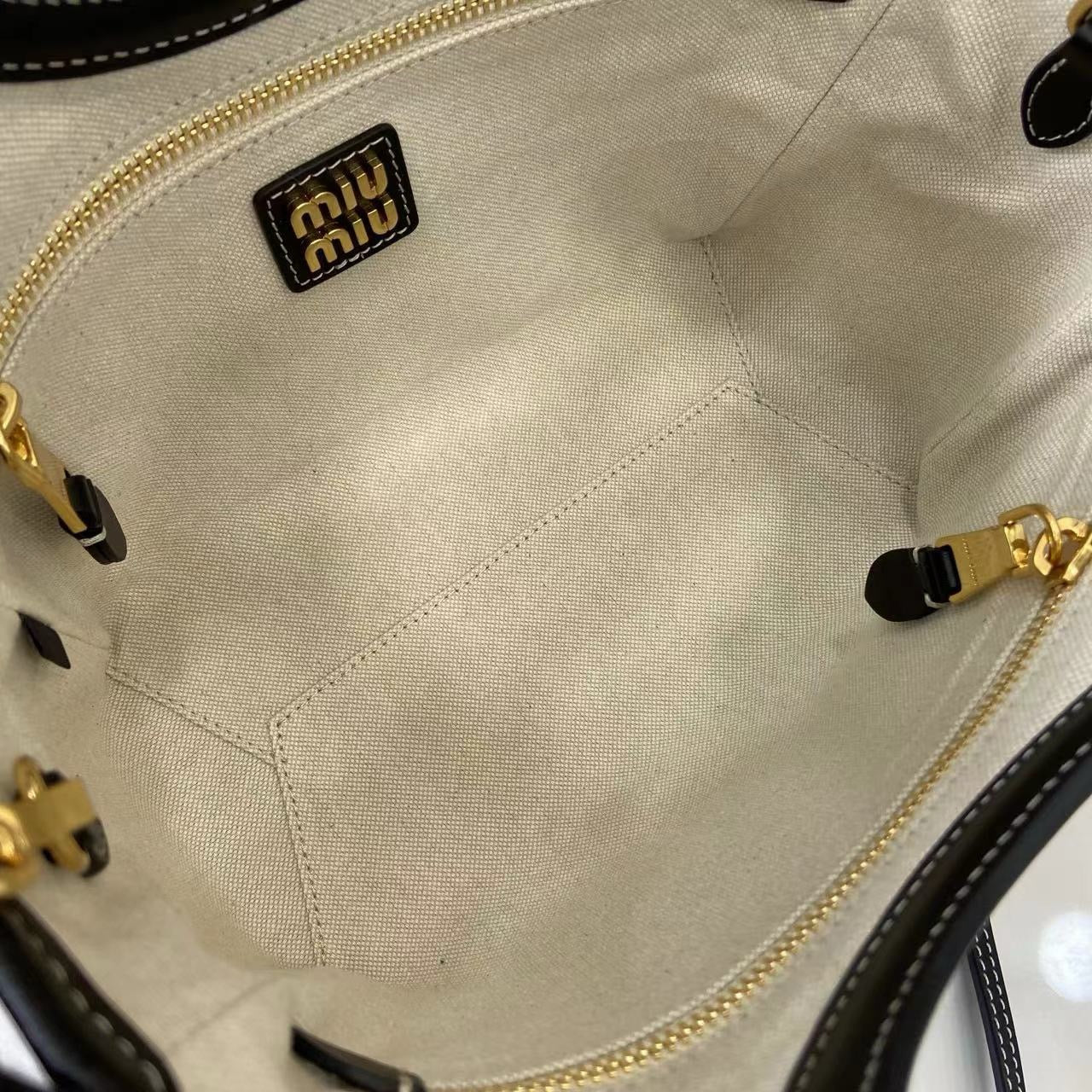 MM IVY Structured Leather Shoulder Bag – JC