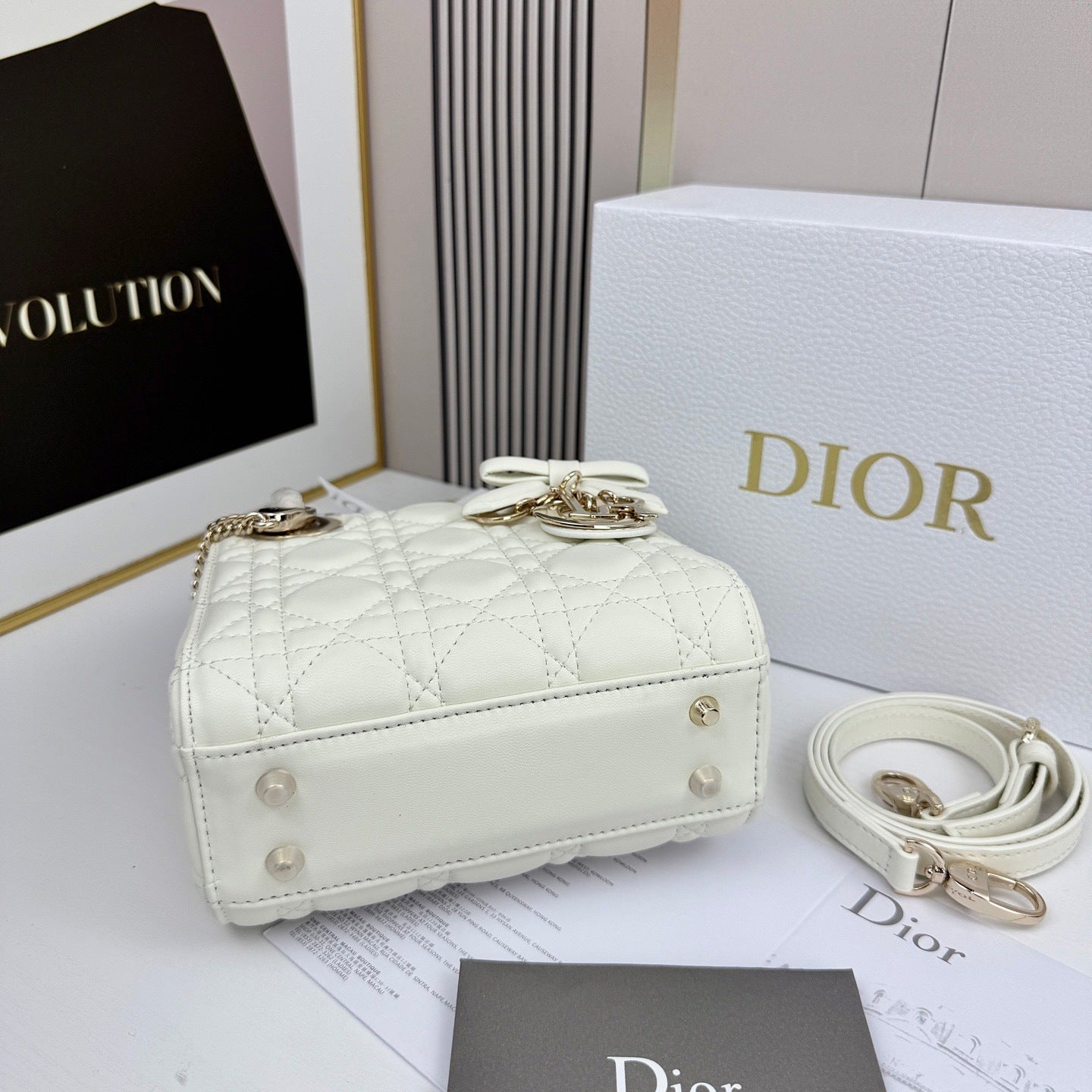 Classic Lady Bow Top-Handle Bag 26ss