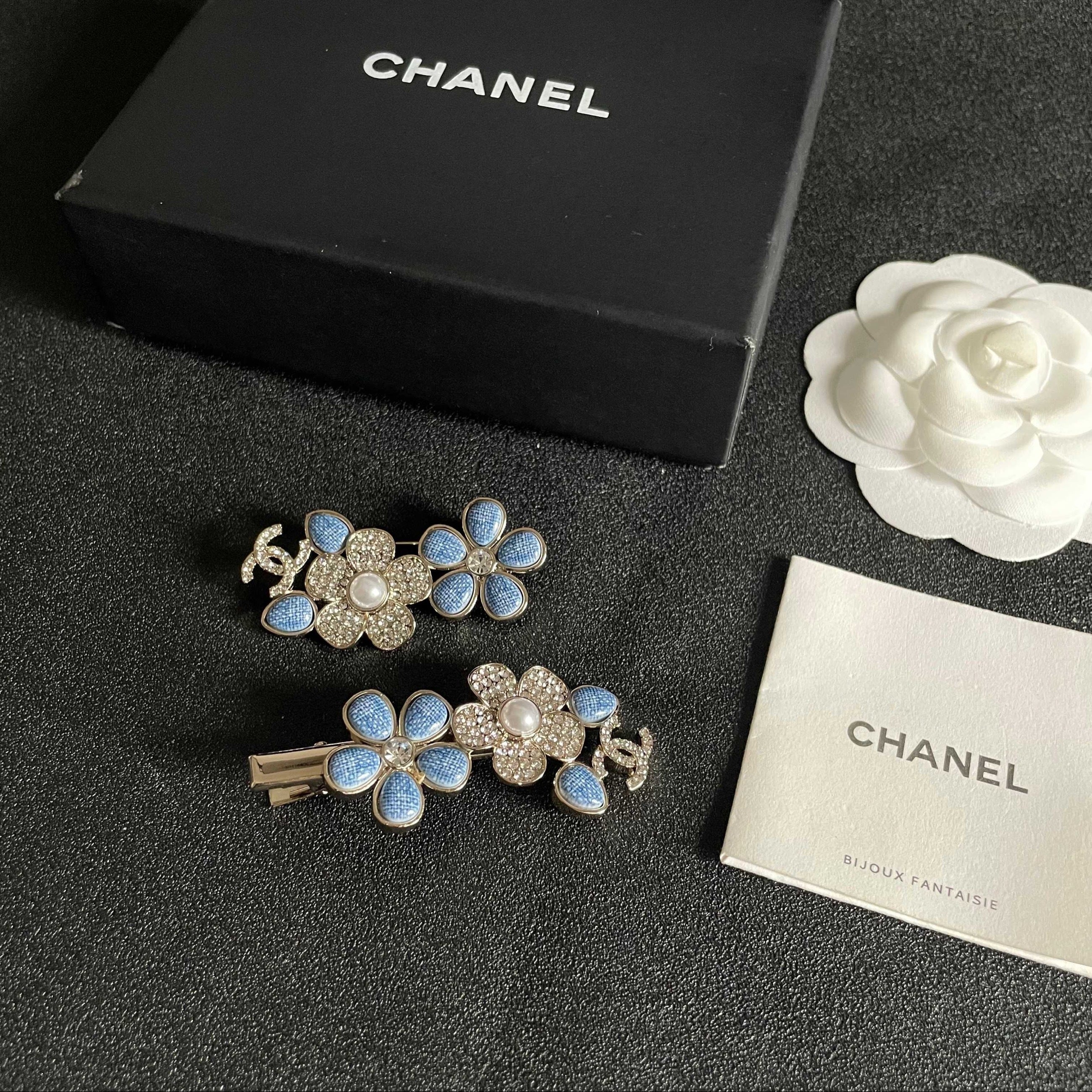 Logo Brooch | Multi-wear | Gold Tone