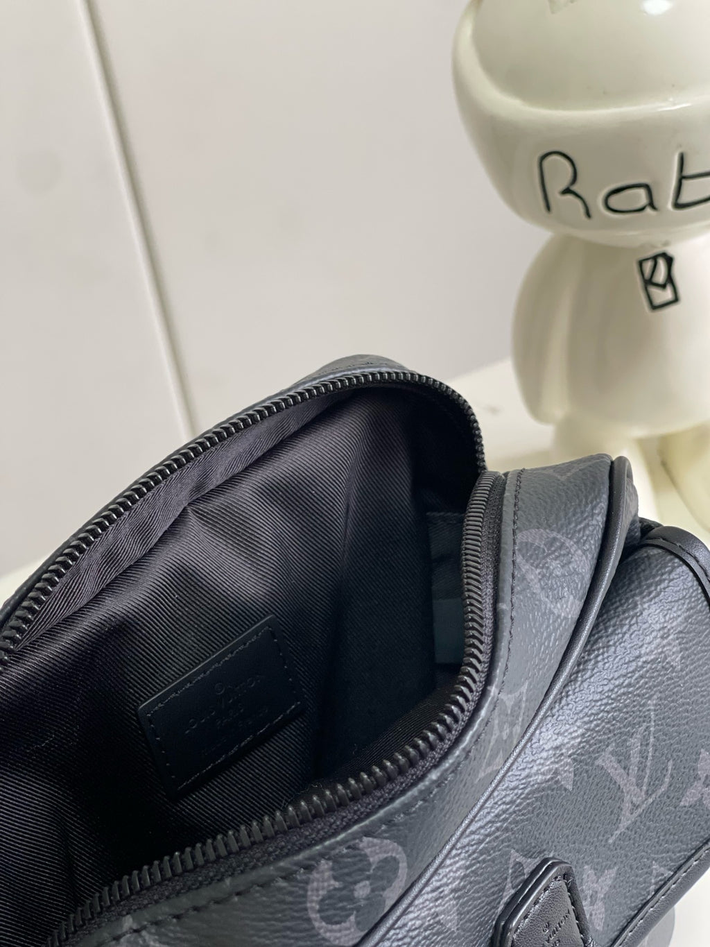 Premium Messenger Bag – Versatile & Stylish