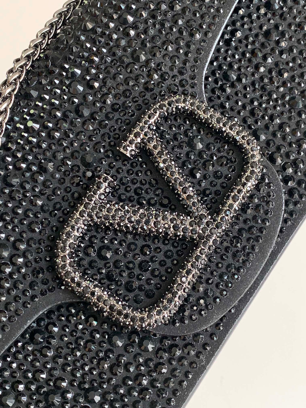 💎 V Signature Locò Crystal Mini Bag
