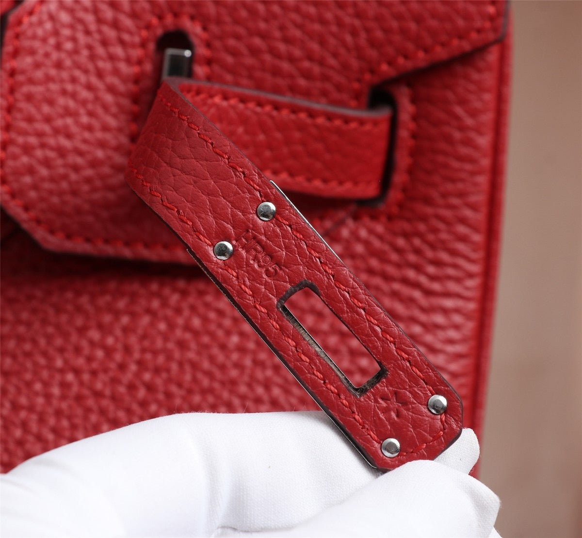 Elegant Togo-Textured Leather Handbag – Premium Craftsmanship