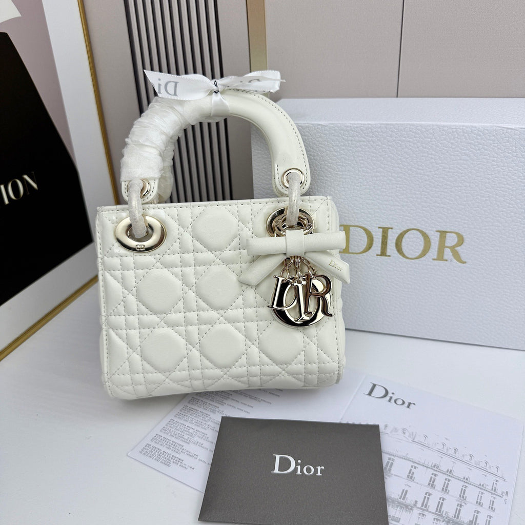 Classic Lady Bow Top-Handle Bag 26ss