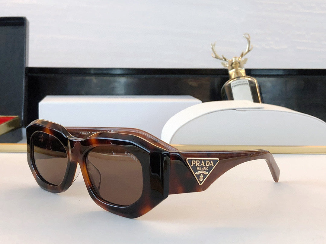 Elevate Your Summer Style: Chic and Distinctive Sunglasses