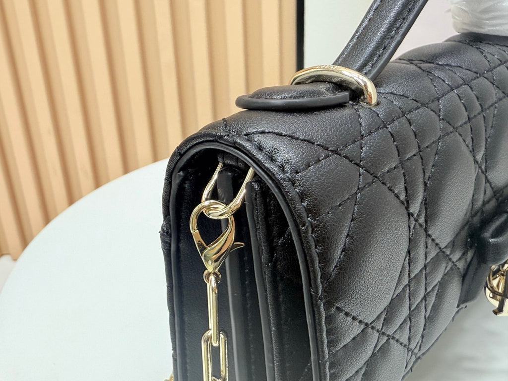 D Bow Top Handle Crossbody Bag