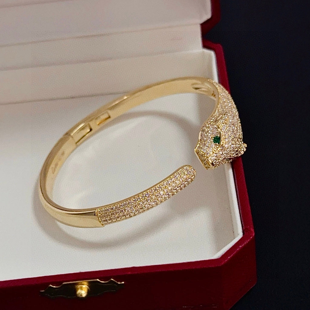 Panther Head Bangle | Diamond Setting | V Gold |