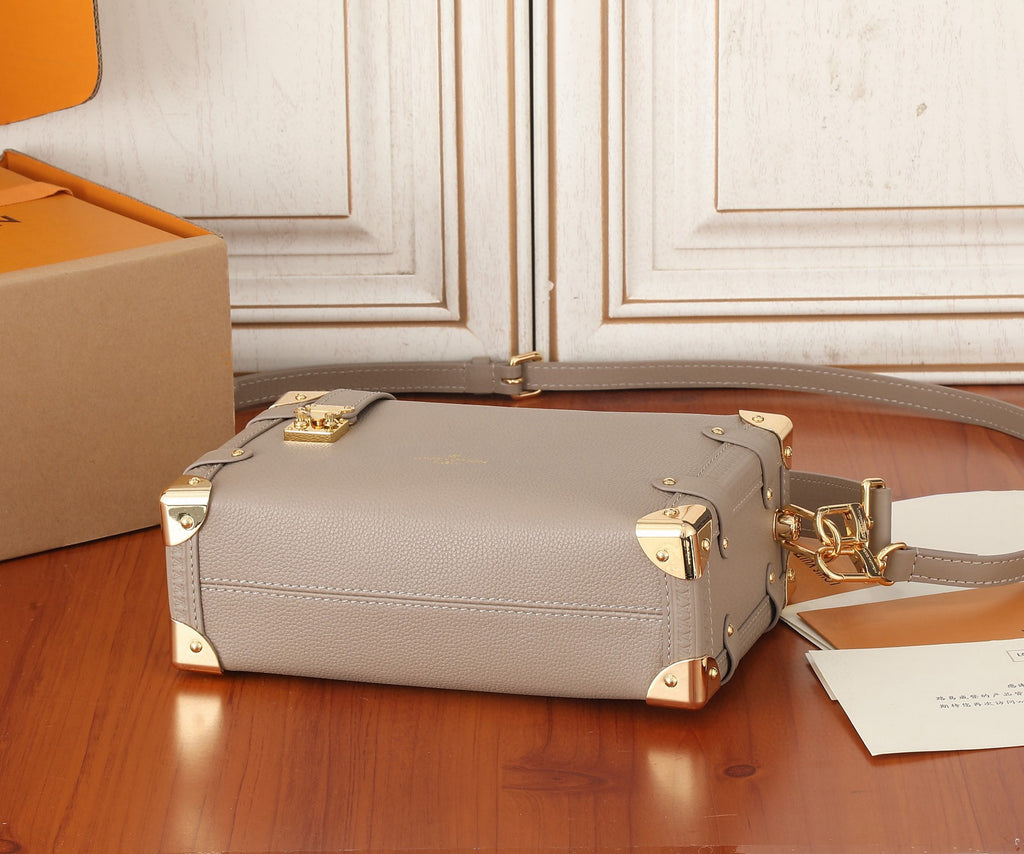 Side Trunk Medium Handbag (Premium Quality)