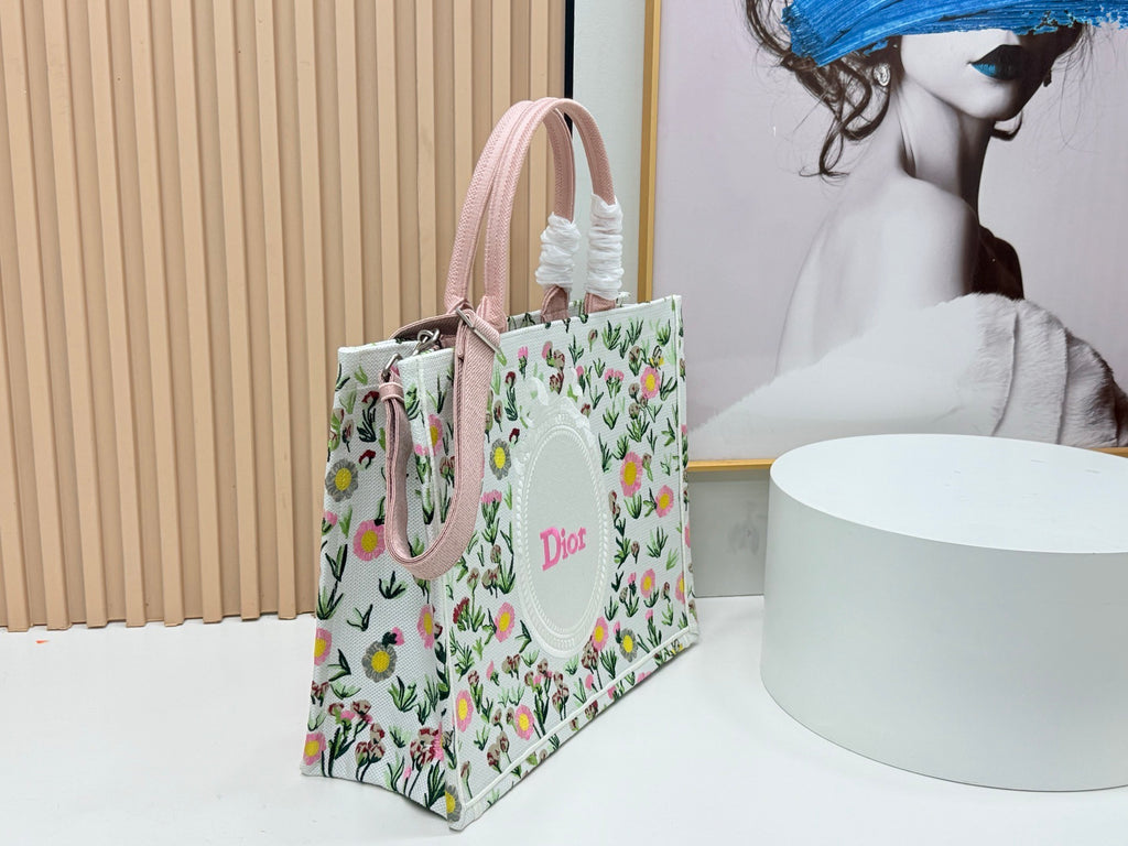 D Modern Heritage Tote Bag —Book Tote Bag