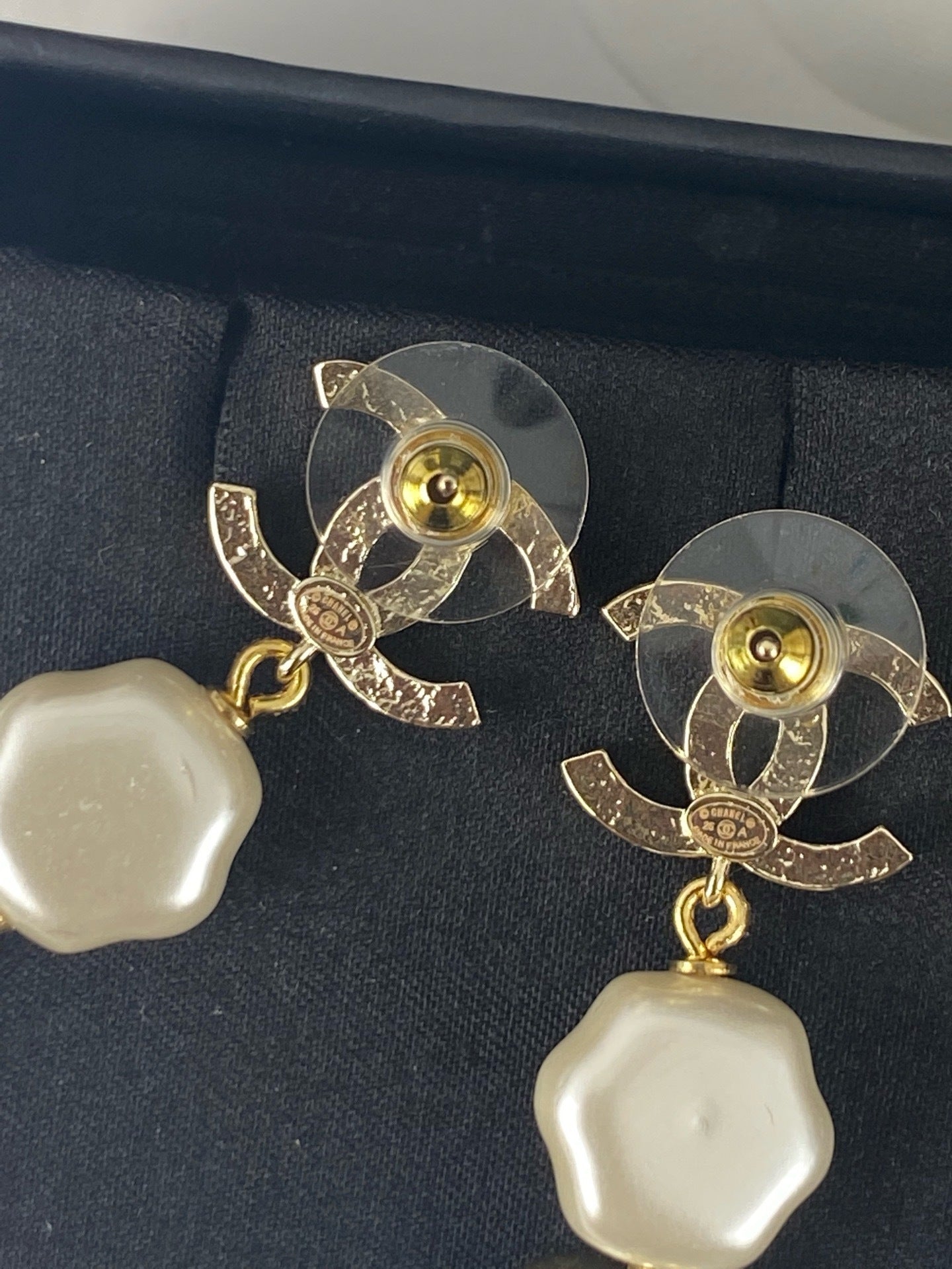 Diamond & Pearl Shell Drop Earrings | 25A | Light Gold
