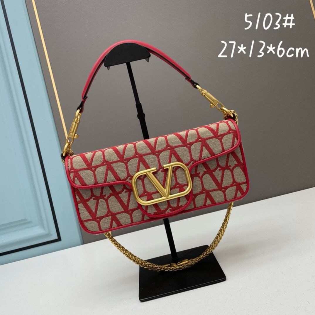 💗 V Signature Locò Calfskin Bag — Large
