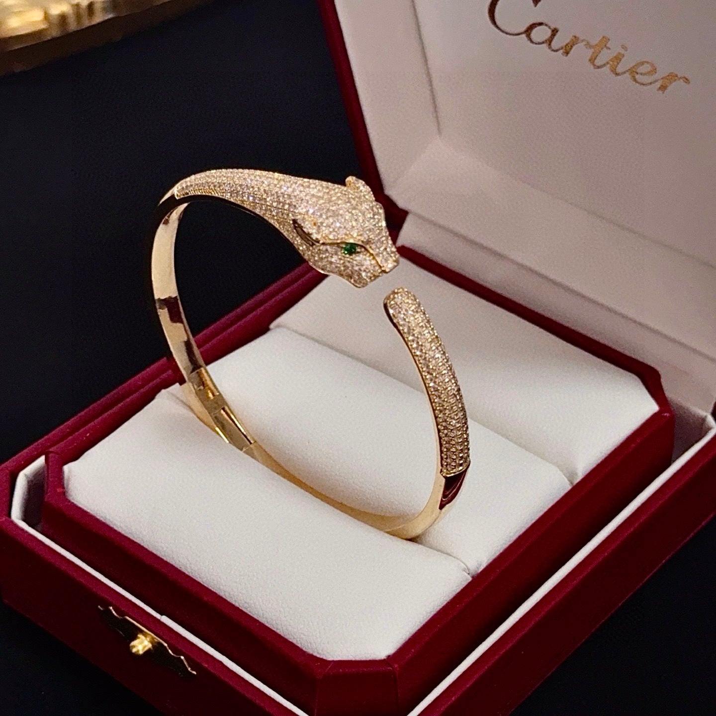 Panther Head Bangle | Diamond Setting | V Gold |