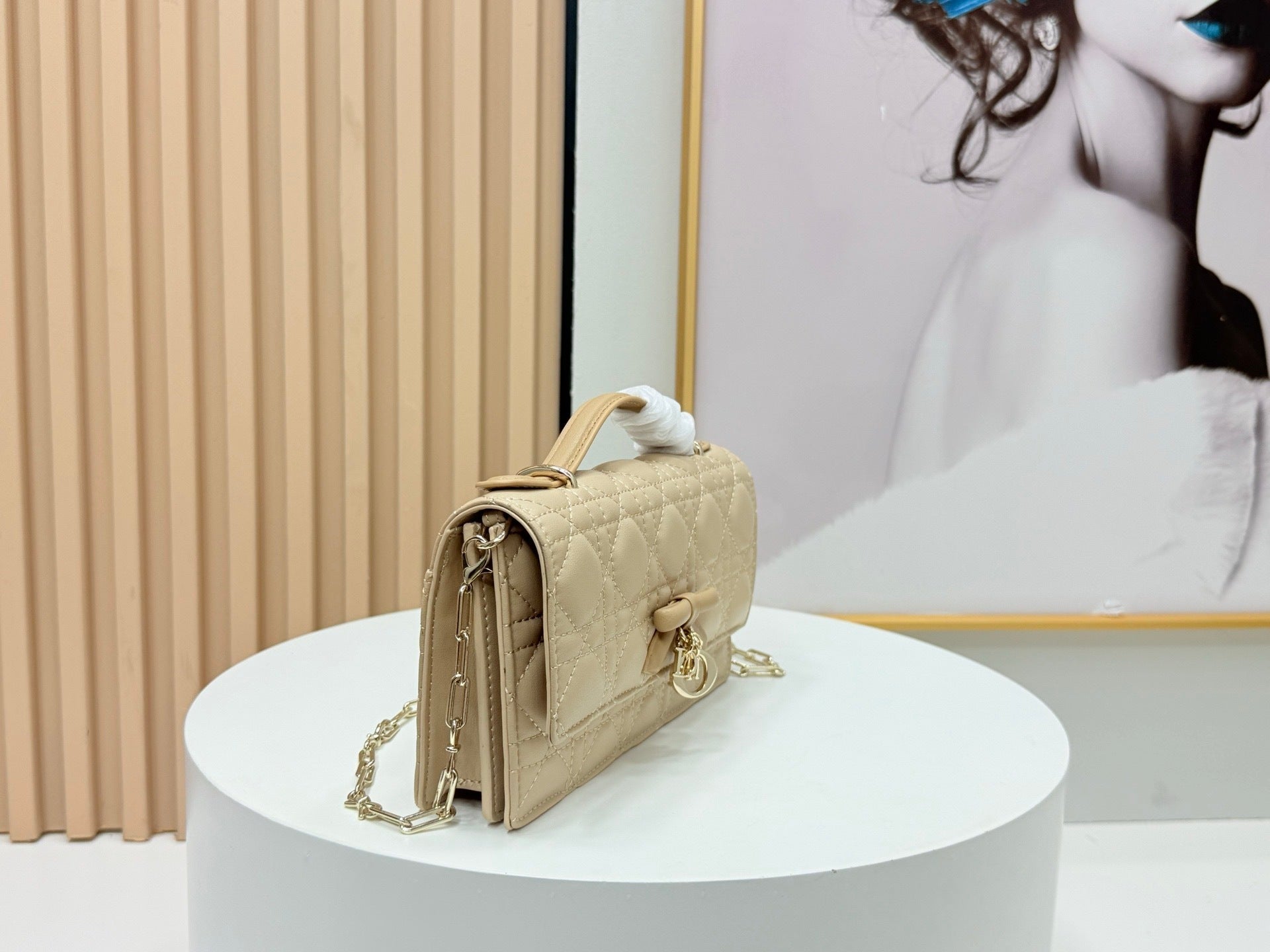 D Bow Top Handle Crossbody Bag